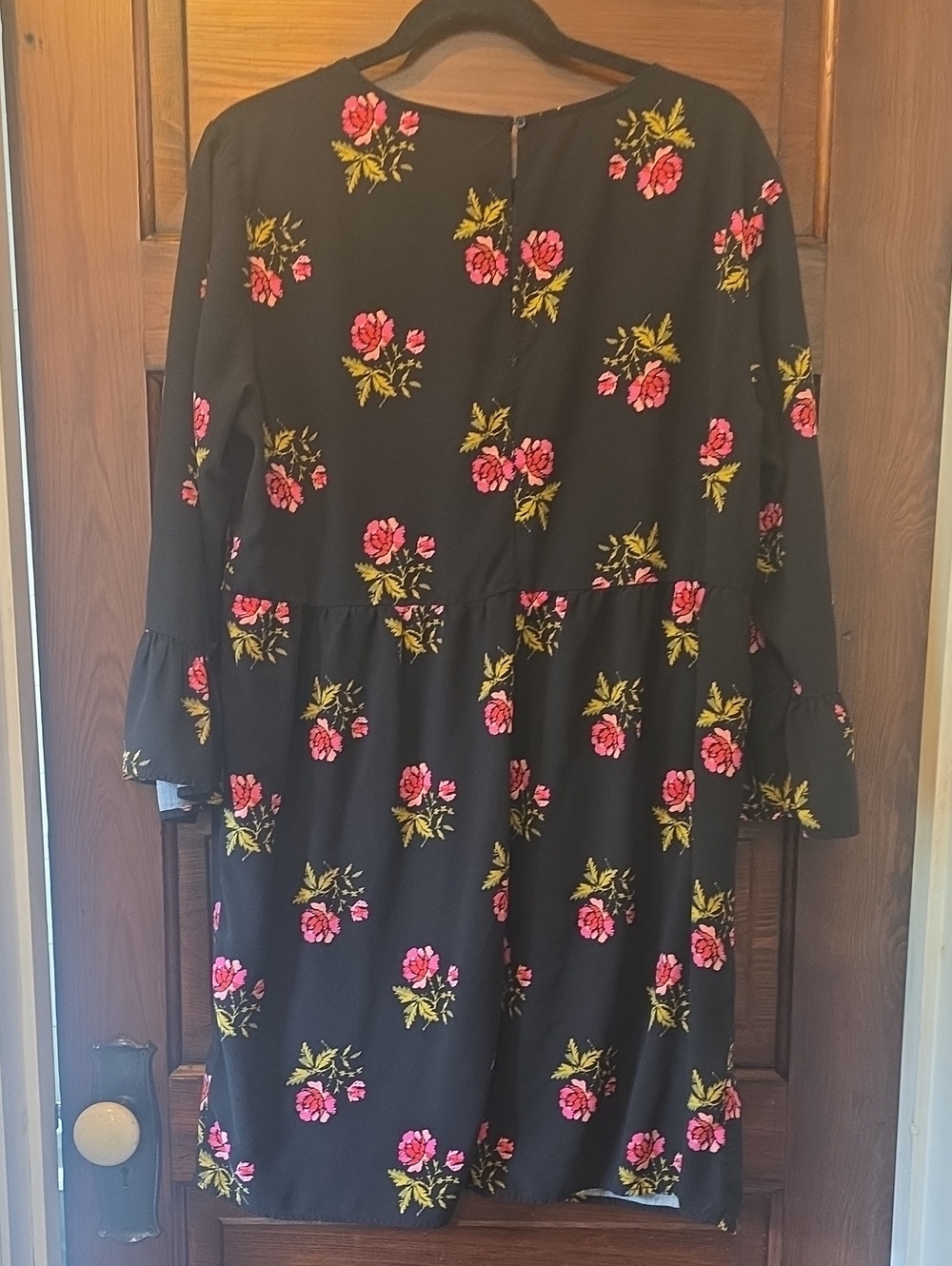Old Navy Women's Shift Dress Black‎ Pink Floral Bell Sleeves XL - Picture 7 of 10